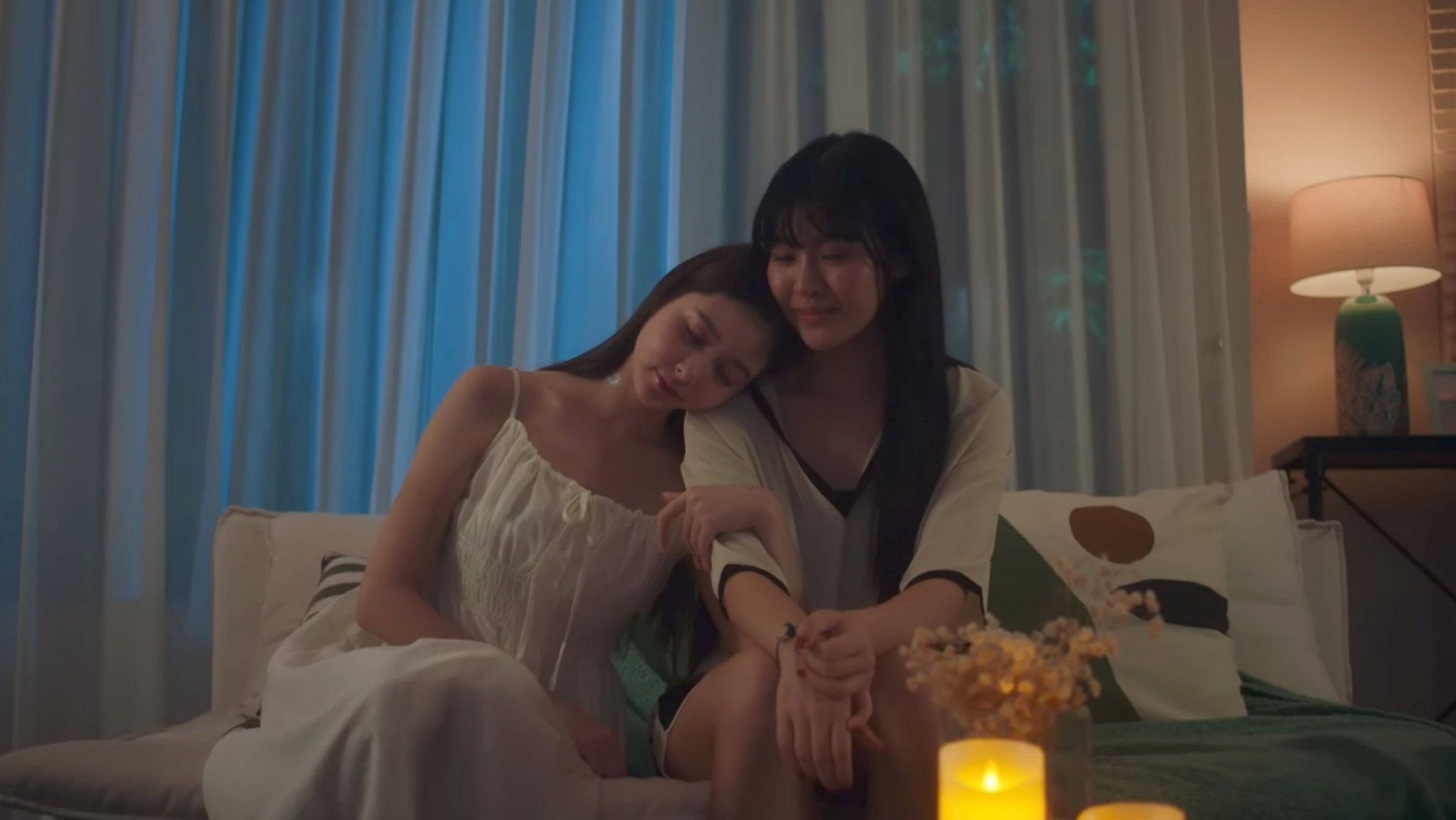 Bạn Gái Người Máy