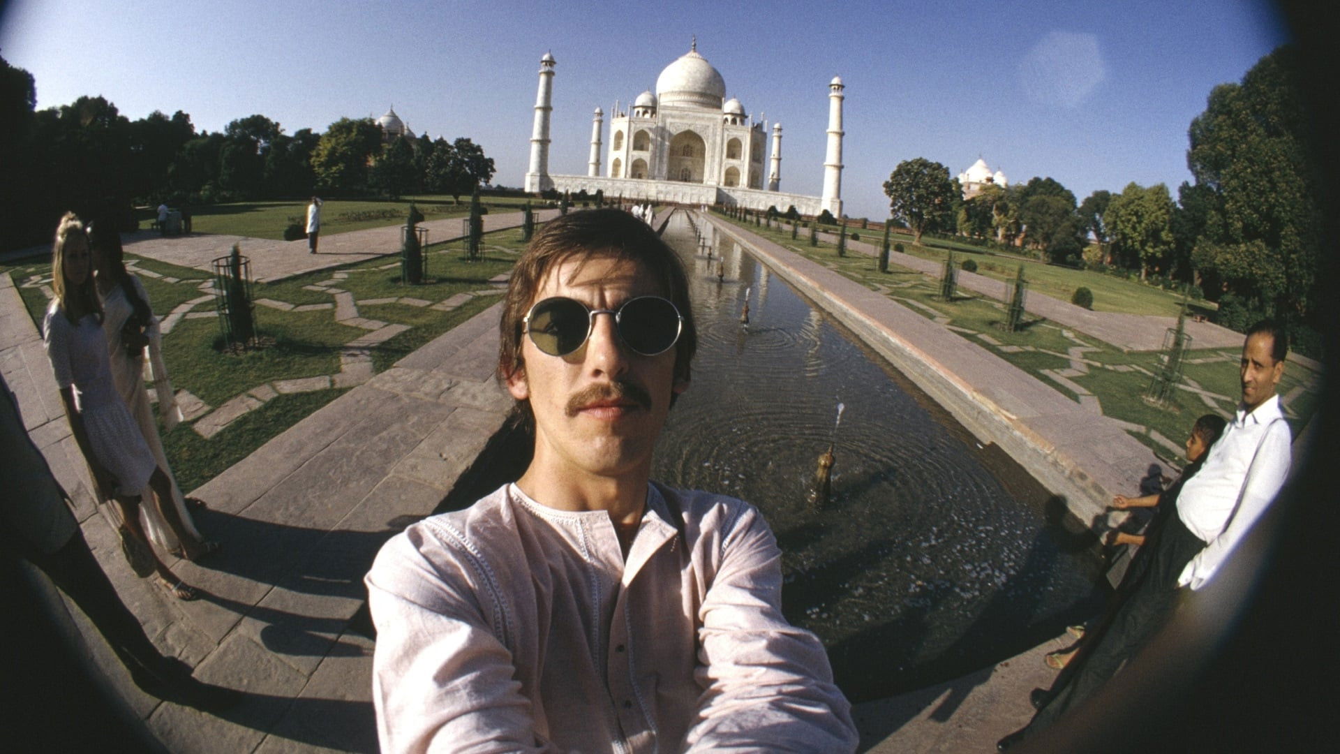 Thế Giới Vật Chất Của George Harrison